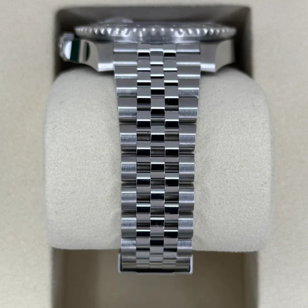 R. GMT-Master II Bruce Wayne